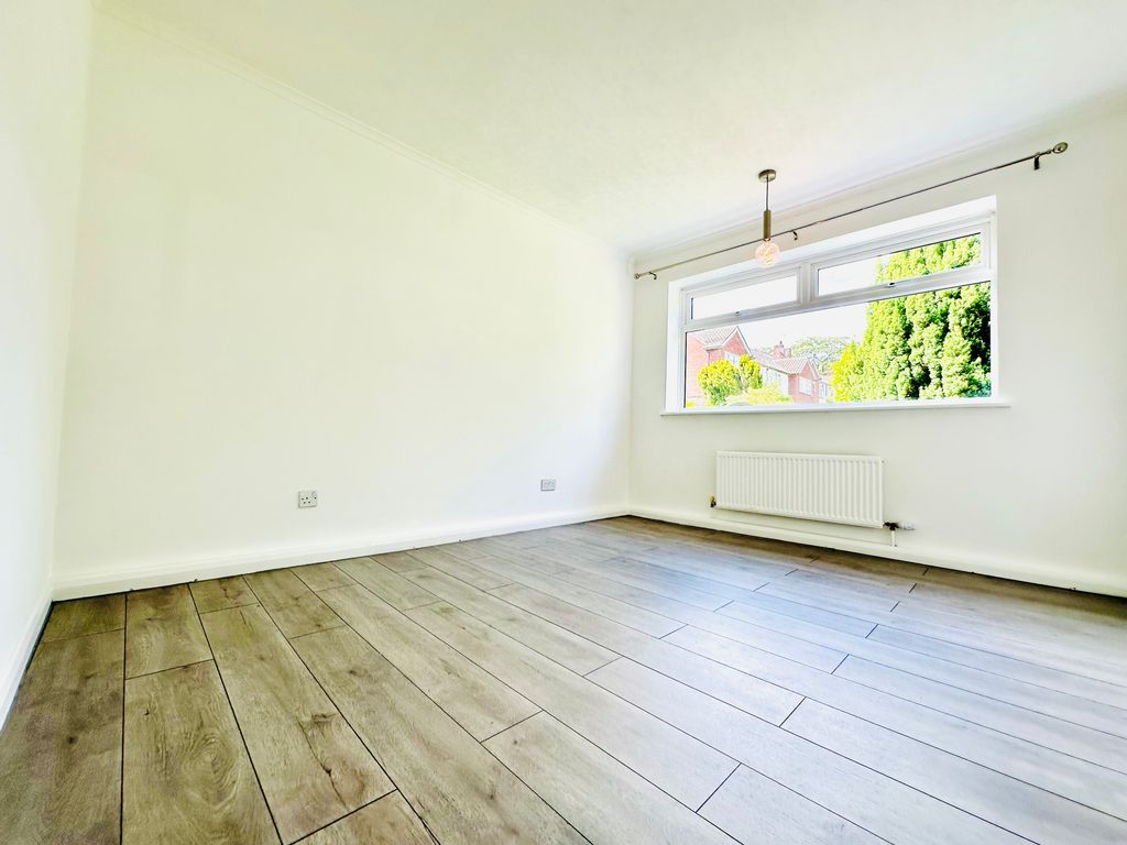 Property photo 3 of 6 Img_E9806