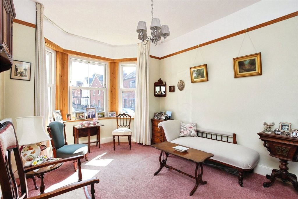 Property photo 2 of 17 Picture No. 10