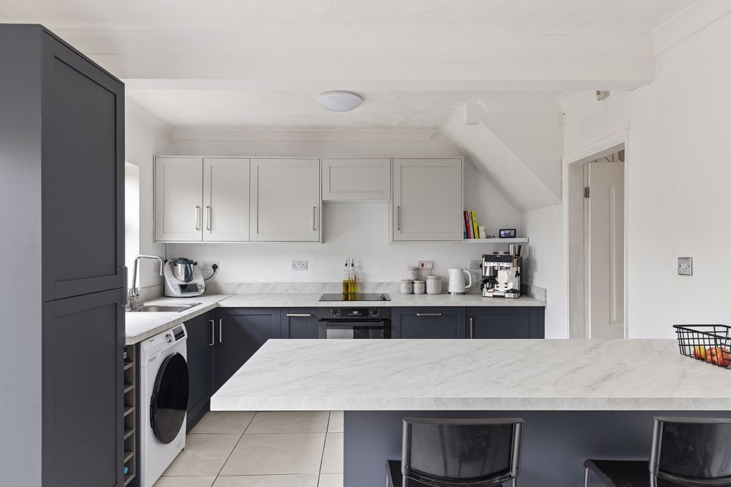 Property photo 2 of 15 Kitchen