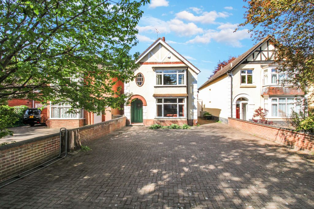 Property photo 1 of 22