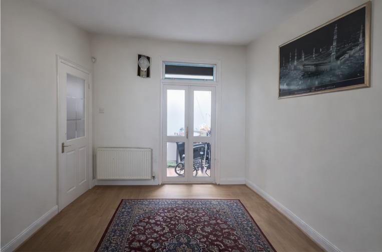 Property photo 3 of 9 Gallery