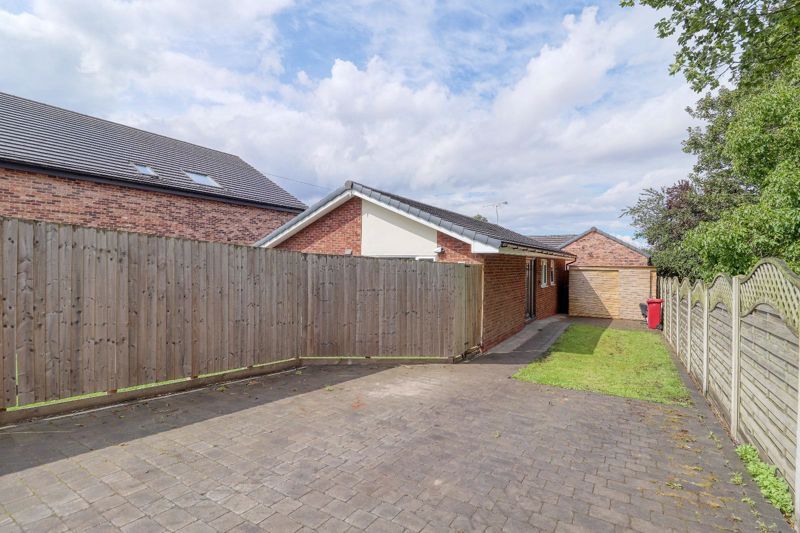Property photo 1 of 11 Frontal