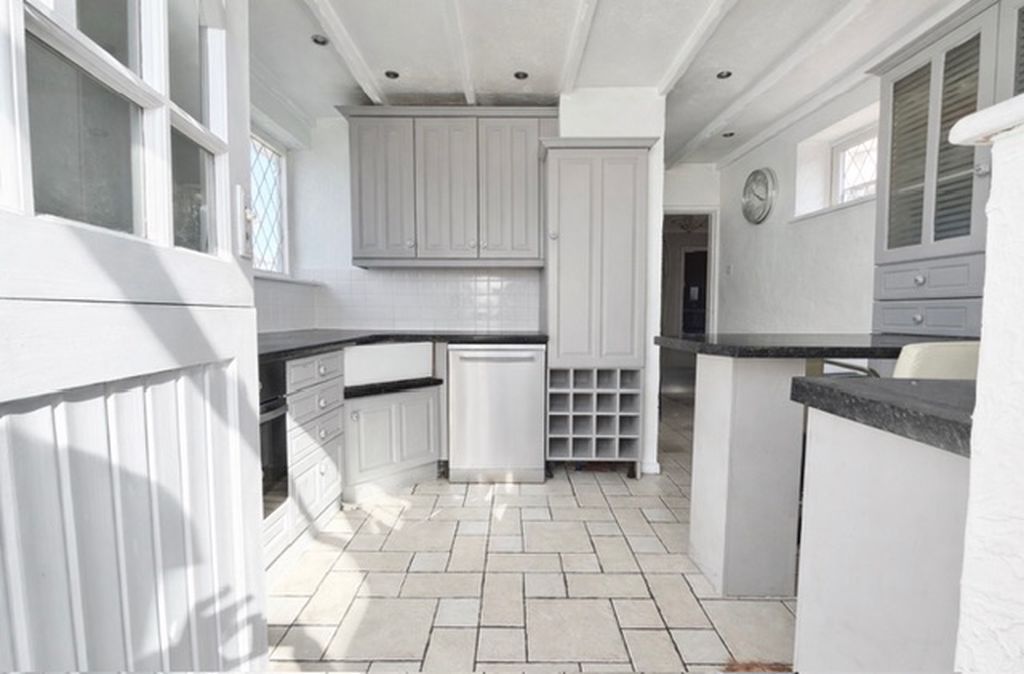 Property photo 3 of 18 Kitchen Breakfast Room