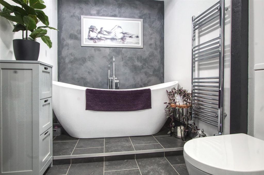 Property photo 3 of 21 Downstairs Bathroom.Jpg