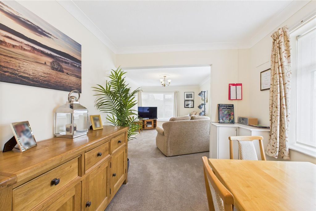 Property photo 1 of 14 Dining Room