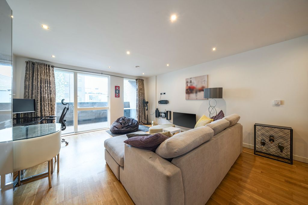 Property photo 3 of 19 1418376-9-699d890...