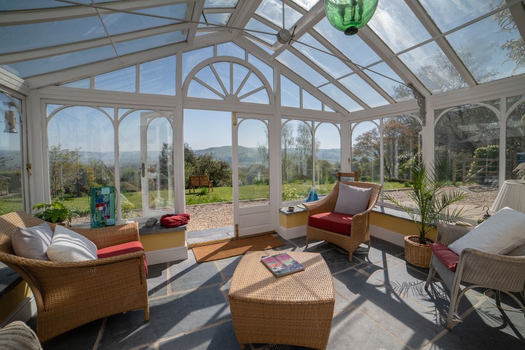 Property photo 2 of 48 Frongogfarm_Conservatory