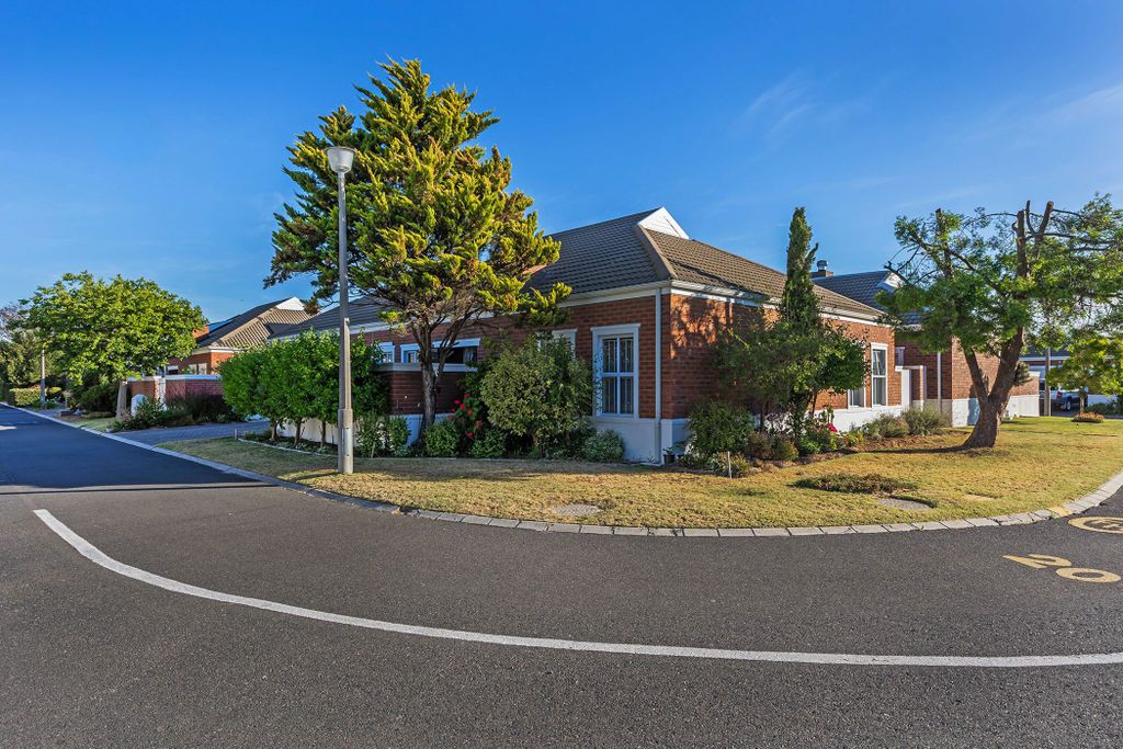 Property photo 1 of 27 Dbv1720679