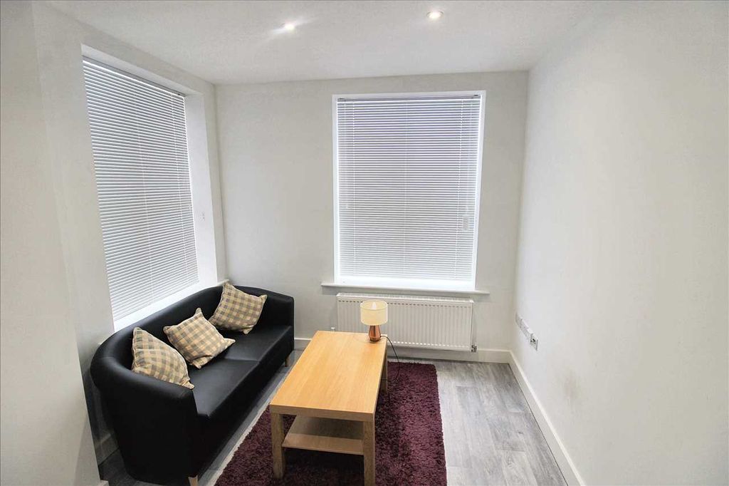 Property photo 3 of 6 Lounge/Diner/Kitchen