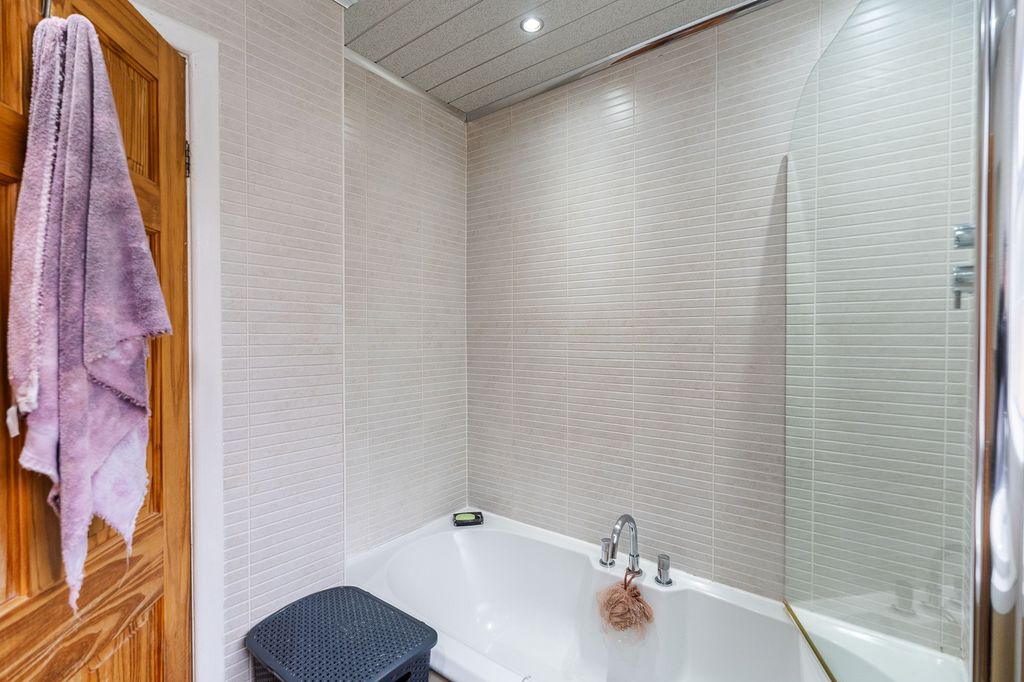 Additional image 12 of 3 bed detached house for saleBriar Close, Heckmondwike WF16