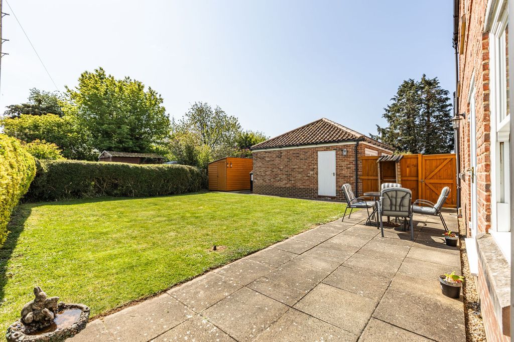 Property photo 2 of 18