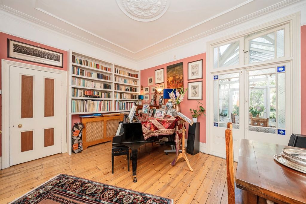 Property photo 3 of 11