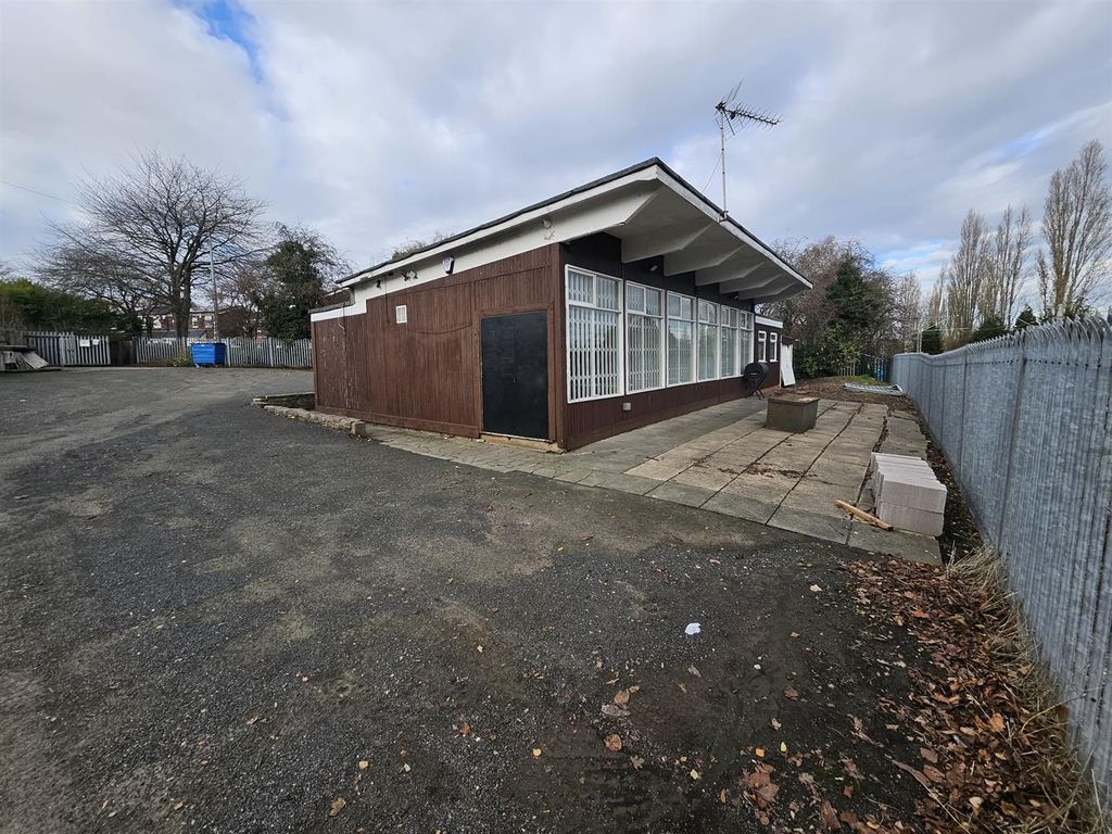 Property photo 1 of 17 Whatsapp Image 2025-11-18 At 13.20.12_277F424F.Jpg