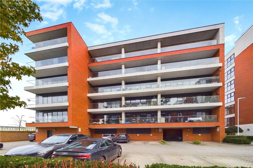 Property photo 1 of 18 Front Aspect