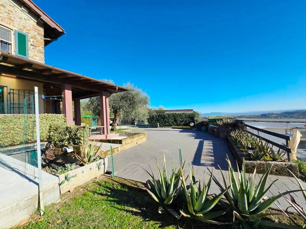 Property photo 1 of 30