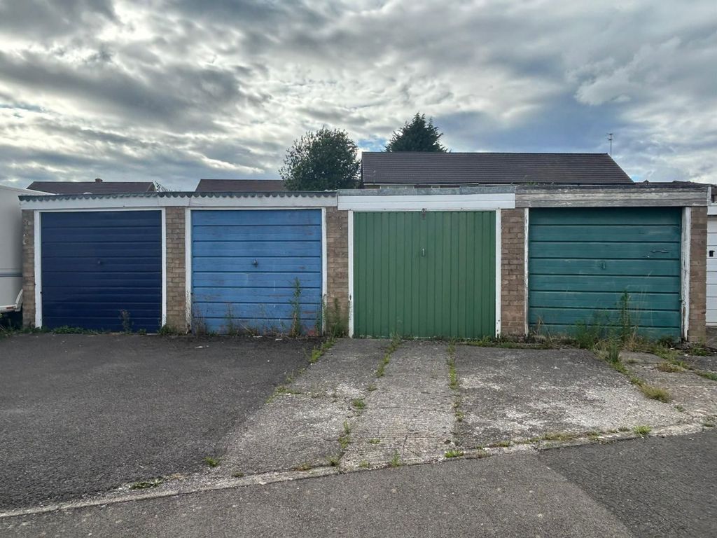 Property photo 2 of 17