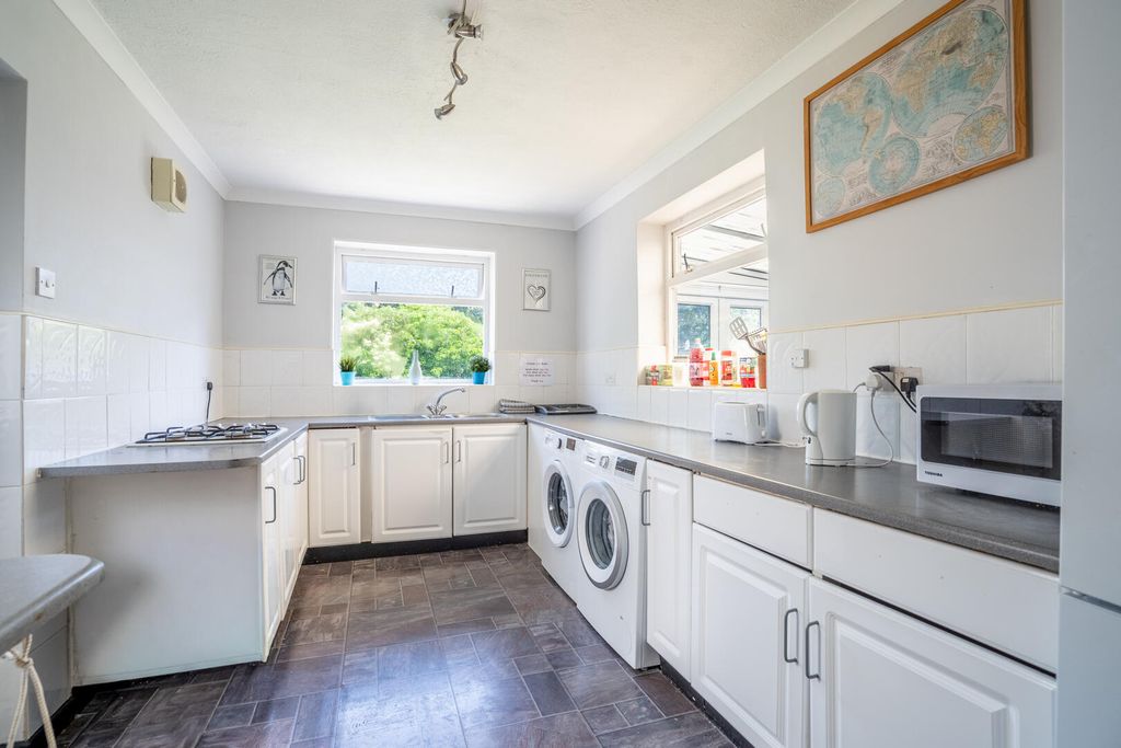 Property photo 2 of 12 Kitchen