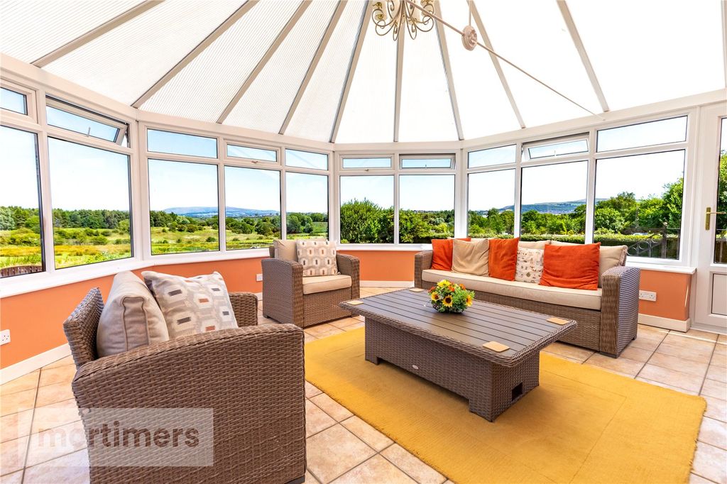 Property photo 2 of 35 Conservatory