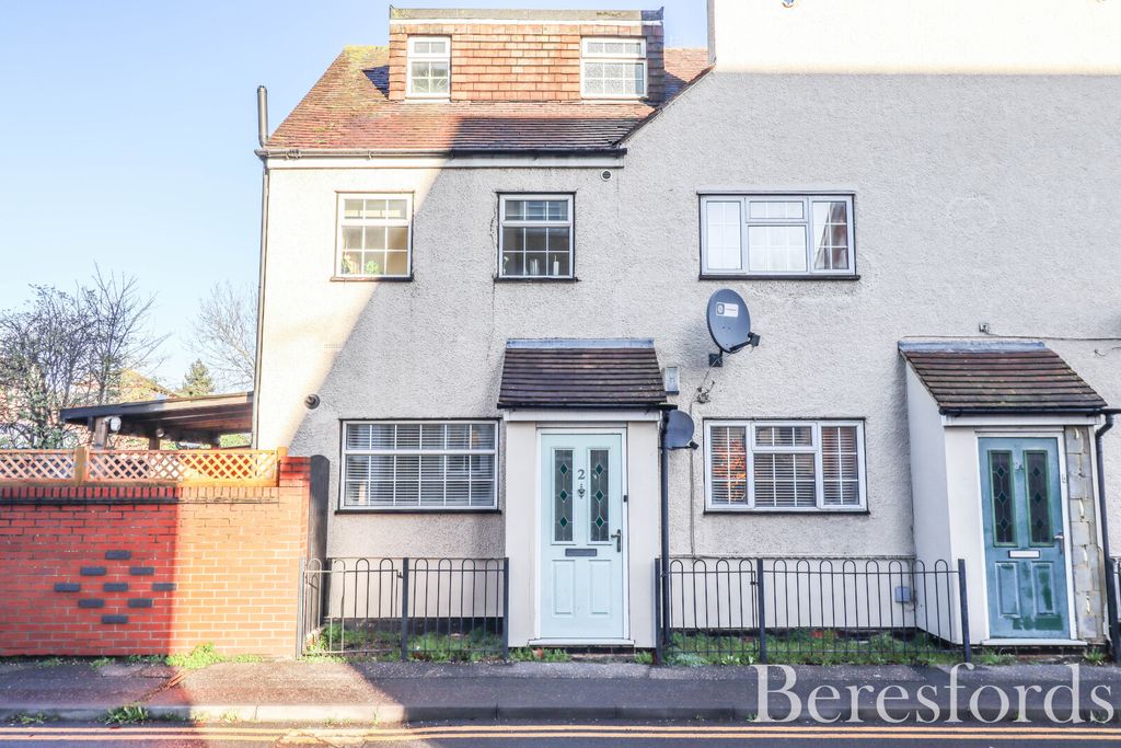 Property photo 1 of 8 Front