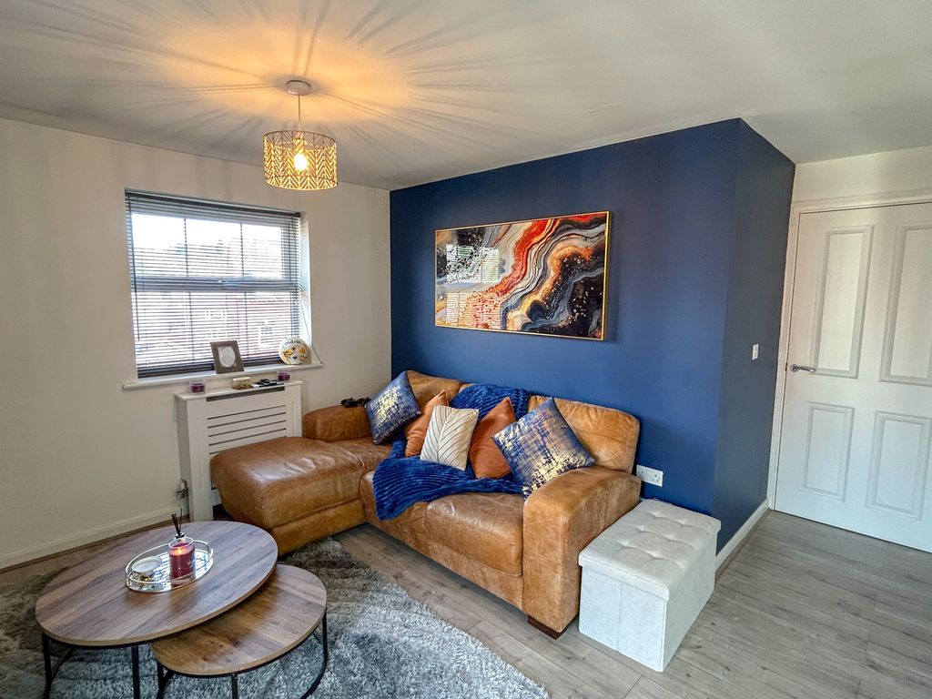 Property photo 1 of 11 Living Area