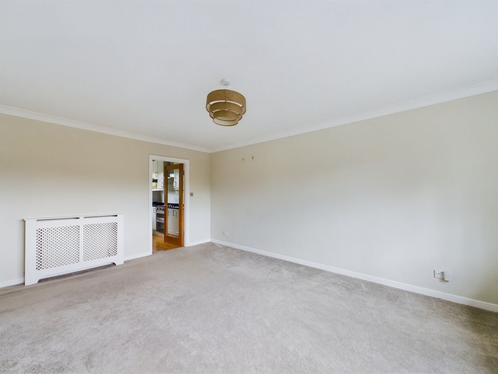 Property photo 2 of 8 Picture No. 27