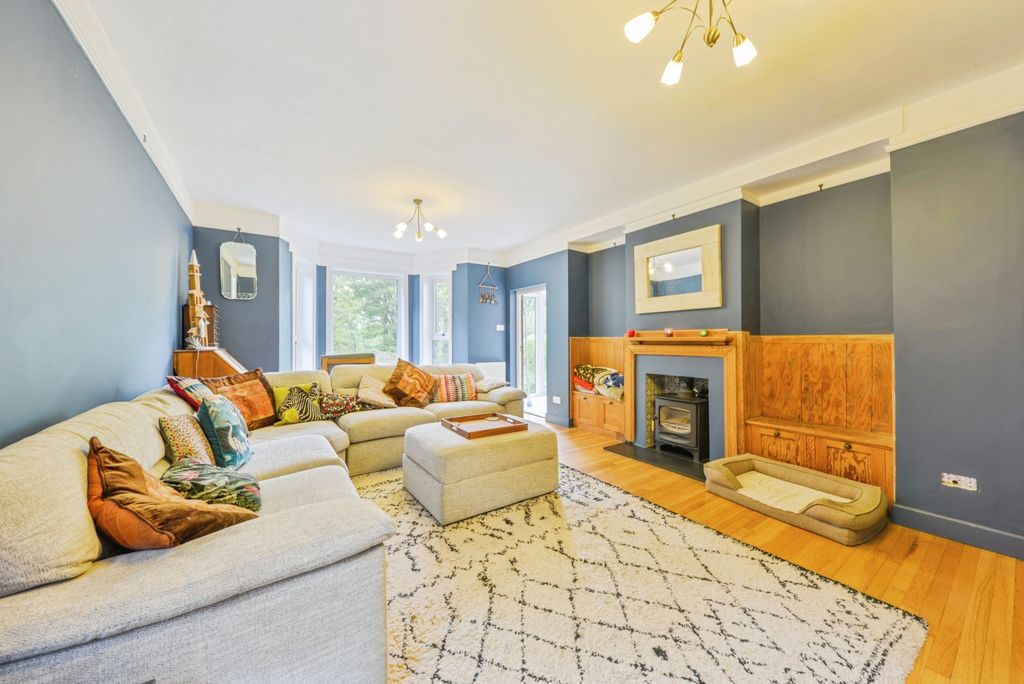 Property photo 2 of 19 Photo #2