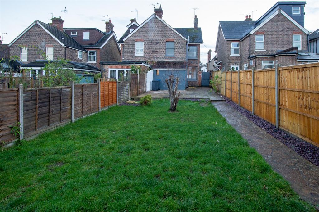 Property photo 3 of 12 25 Queens Road - Garden.Jpg