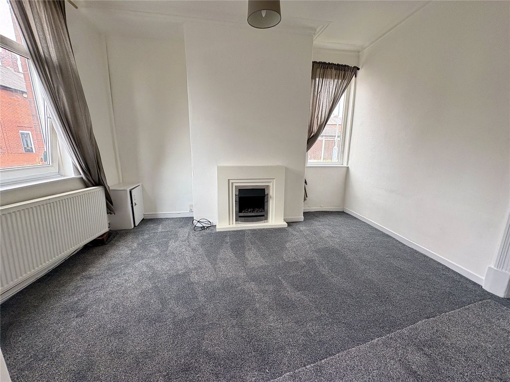 Property photo 2 of 7 Living Room