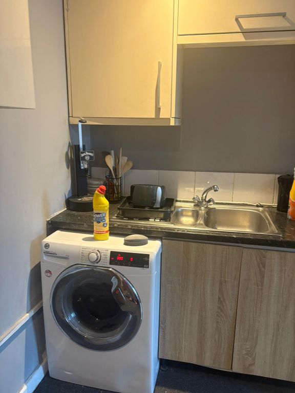 Property photo 1 of 6 Cover