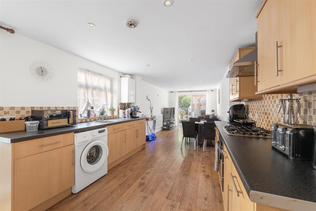 Property photo 3 of 11