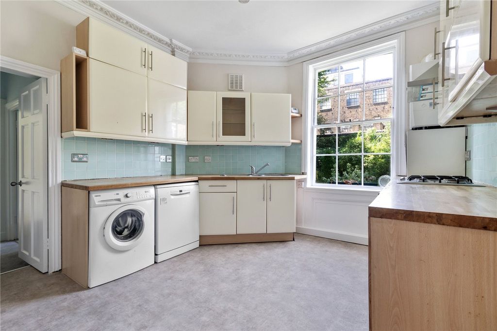 Property photo 3 of 13 Picture No. 11