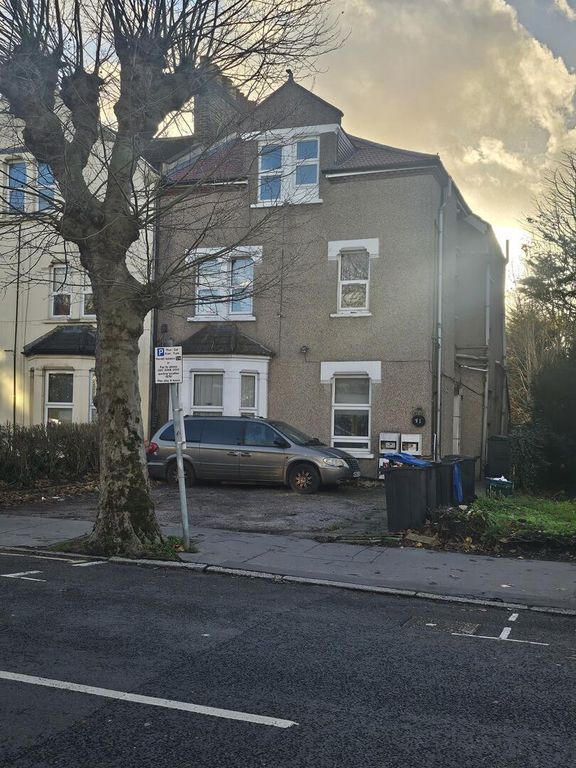 Property photo 2 of 7 Front (Exterior)