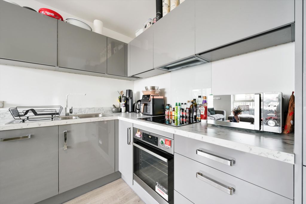 Property photo 2 of 20 Image