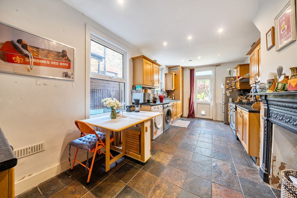 Property photo 2 of 20 1437025-4-69d62Bf...