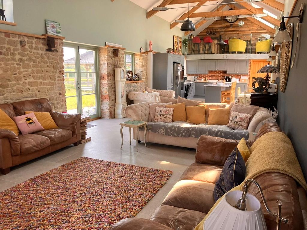 Property photo 2 of 10 Picture No. 29