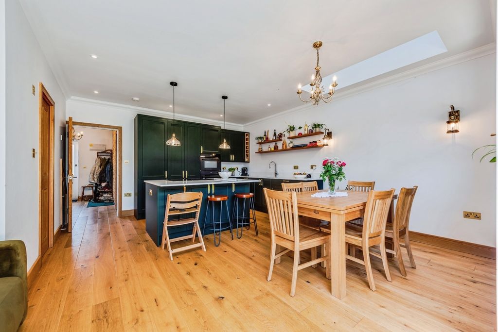 Property photo 1 of 19 Pbox-Img.Jpg