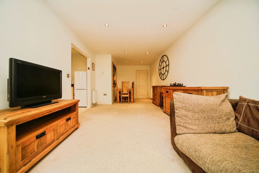 Property photo 3 of 15 Pbox-Img.Jpg
