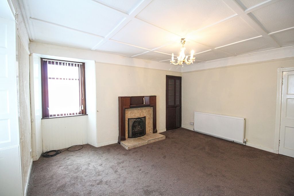 Property photo 3 of 9 Lounge 2