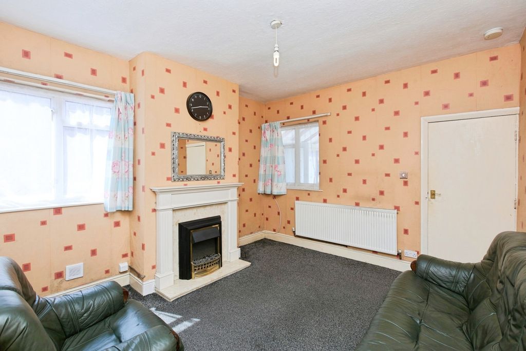 Property photo 2 of 16 Dining Room