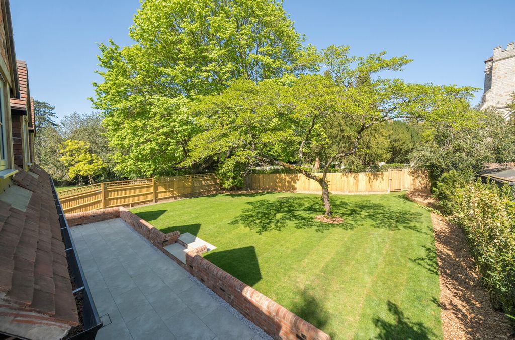 Property photo 2 of 29 Garden