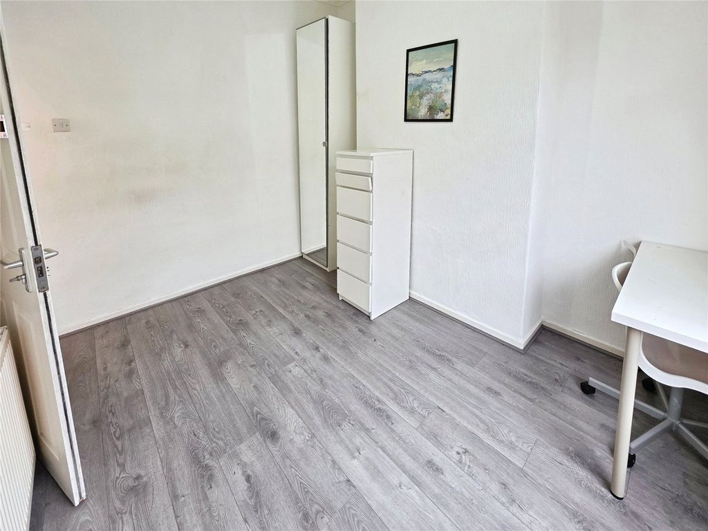 Property photo 3 of 12 Picture No. 04