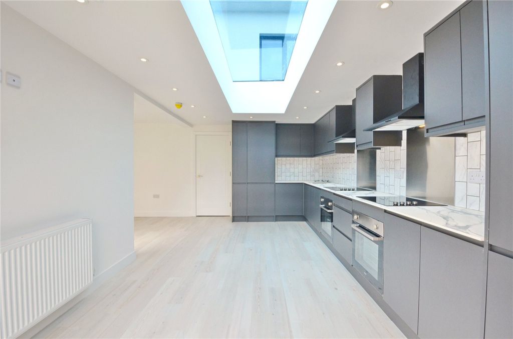 Property photo 3 of 16 Picture No. 07