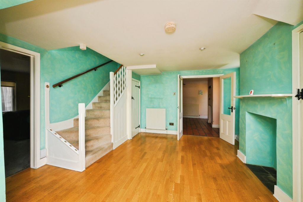 Property photo 2 of 26