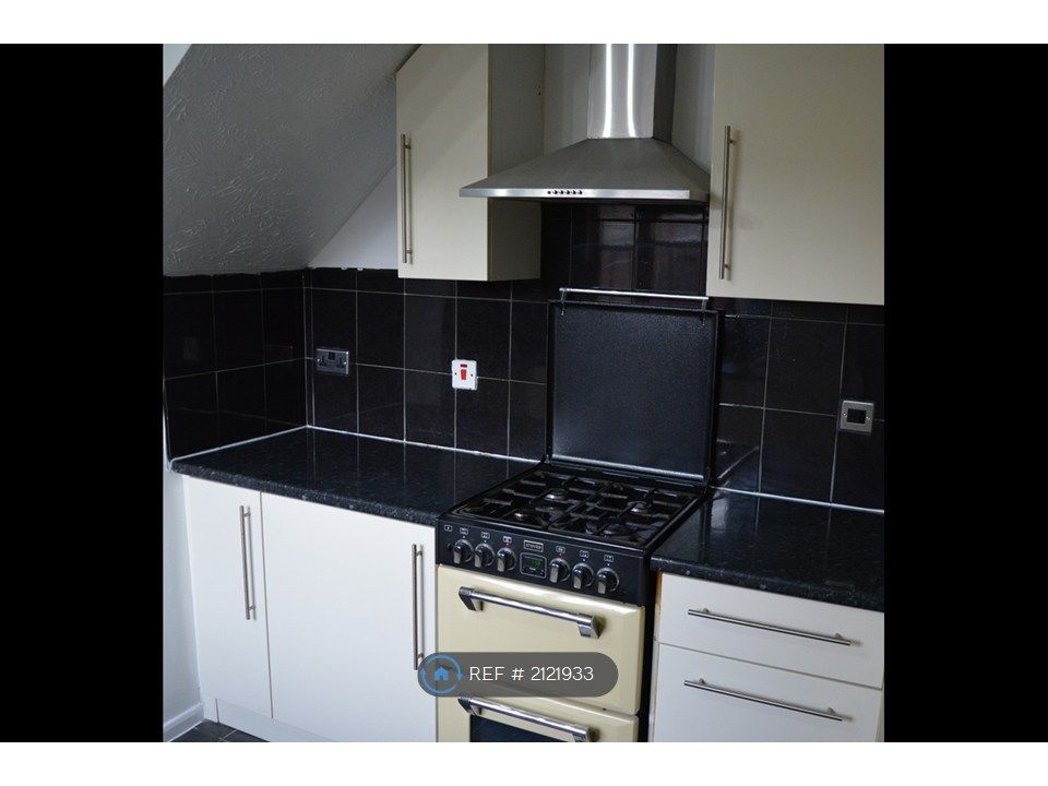 Property photo 2 of 17 Kitchen