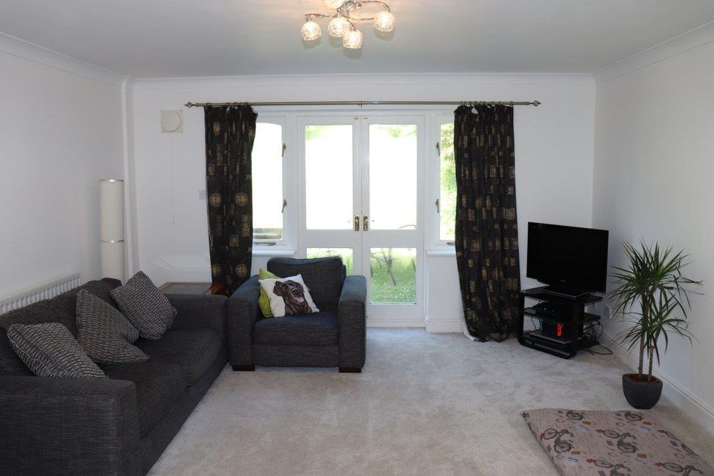 Property photo 2 of 18