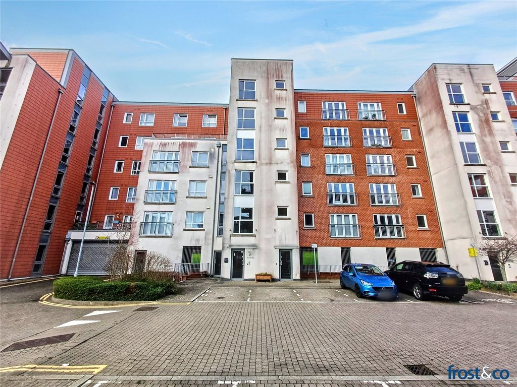 Property photo 2 of 14 Avenel Way