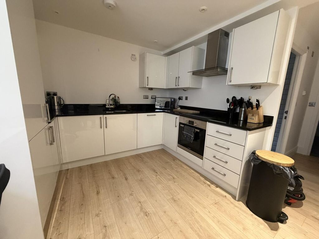 Property photo 1 of 8 Kitchen