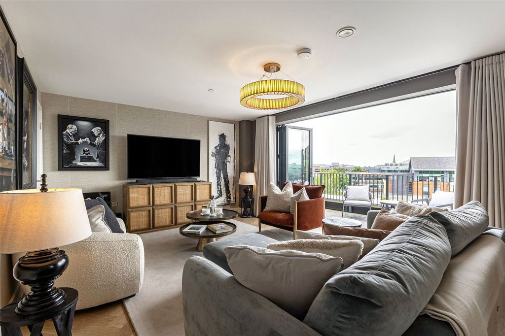 Additional image 4 of 3 bed flat for saleImperial House, Princes Gate, Homer Road, Solihull, West Midlands B91