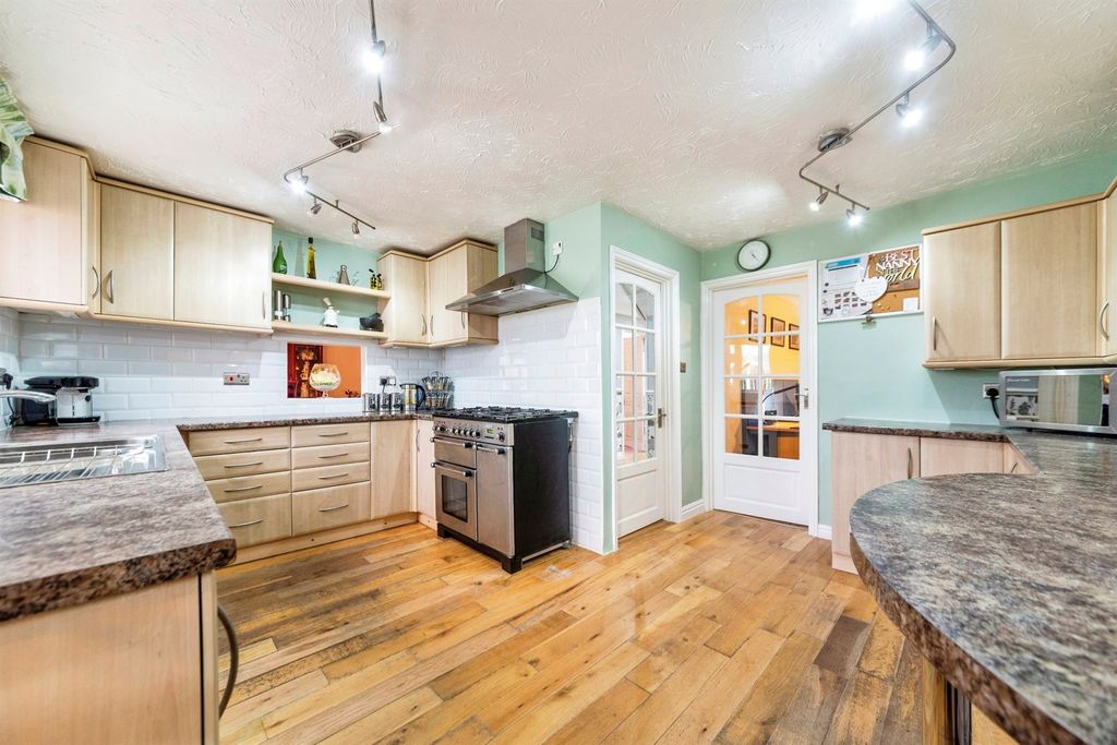 Property photo 3 of 15