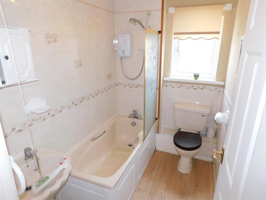 Property photo 3 of 5